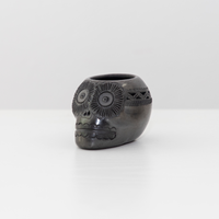Mezcalero calavera de barro negro