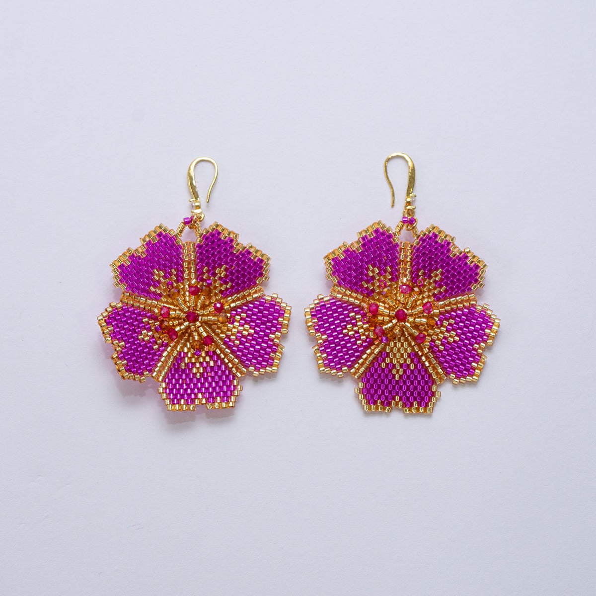 Aretes florales huichol