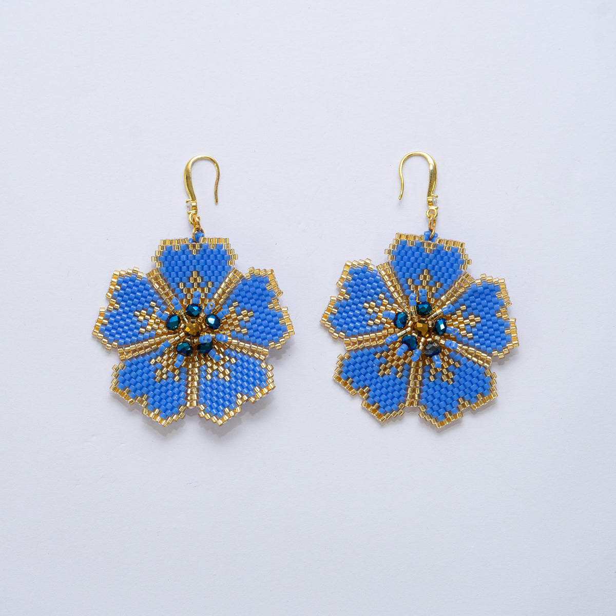Aretes florales huichol